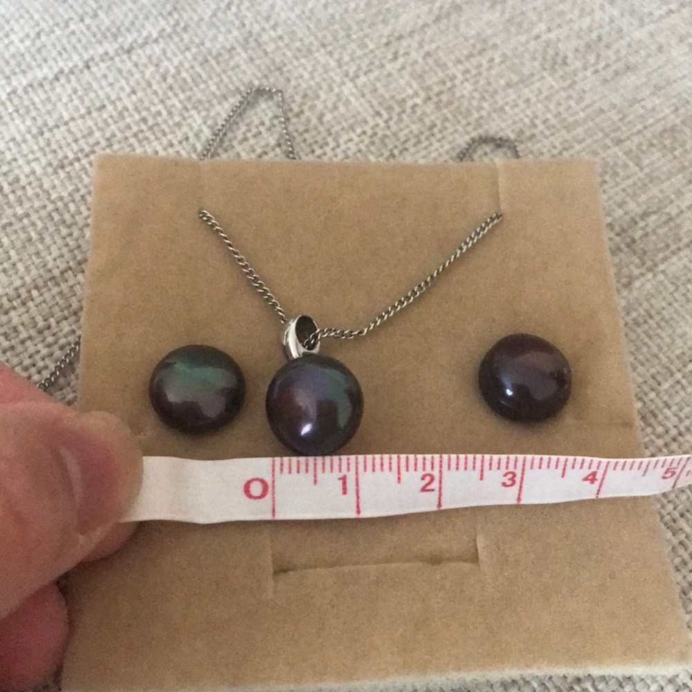 Fresh Water Pearl Necklace and Earring Set - Picture 4 of 4